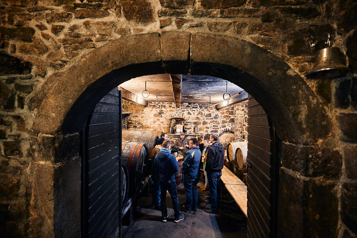 VipavaValleySI's tweet photo. Vipava Valley Wine Cellars between St. Martin’s Day and Christmas (4 Nov. - 21 Dec.)🥂🎄Explore the magic of Vipava Valley! Doors to local wine cellars are open wide, offering fine wines, unique stories, and cozy holiday vibes. Who's in for a festive wine journey? #VipavaValley https://t.co/KYQt8JcHf7