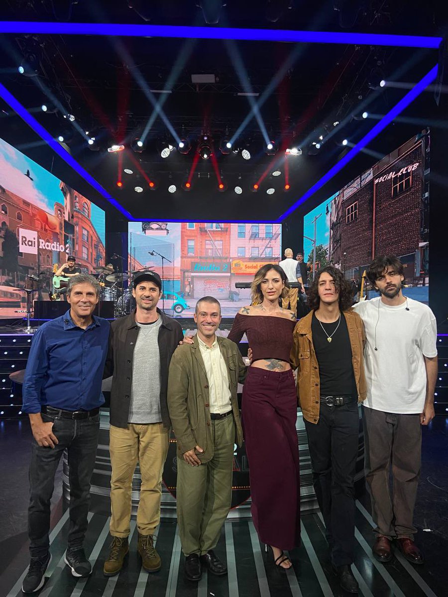 Grazie a <a href="/mottasonoio/">Motta</a>, <a href="/gcatozzella/">giuseppe catozzella</a>, <a href="/saverioraimondo/">Saverio Raimondo</a> e Carlo Amleto per essere stati con noi a #Radio2SocialClub con <a href="/emastokholma/">ema stokholma</a> e <a href="/LbarbarossaLuca/">Luca Barbarossa</a>

Rivedi la puntata domani alle 8.45 su <a href="/RaiDue/">Rai2</a>
 raiplay.it/programmi/radi…