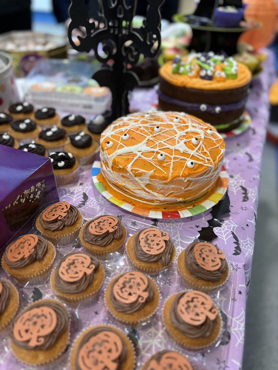 Come to the Comfort Kitchen for our Halloween Cake Sale - selling quick so hurry! We’re only here until 2pm. We have a card machine too! <a href="/MedicalWtwa/">Medical Specialities - WTWA</a> <a href="/BeckieHughes8/">Beckie Hughes 💛💫</a> <a href="/CardiologyWtwa/">Cardiology WTWA @MFT</a> <a href="/WTWADementia/">WTWA Dementia Team</a> <a href="/PAIGILLY/">Claire Entwistle CMgr MCMI</a>