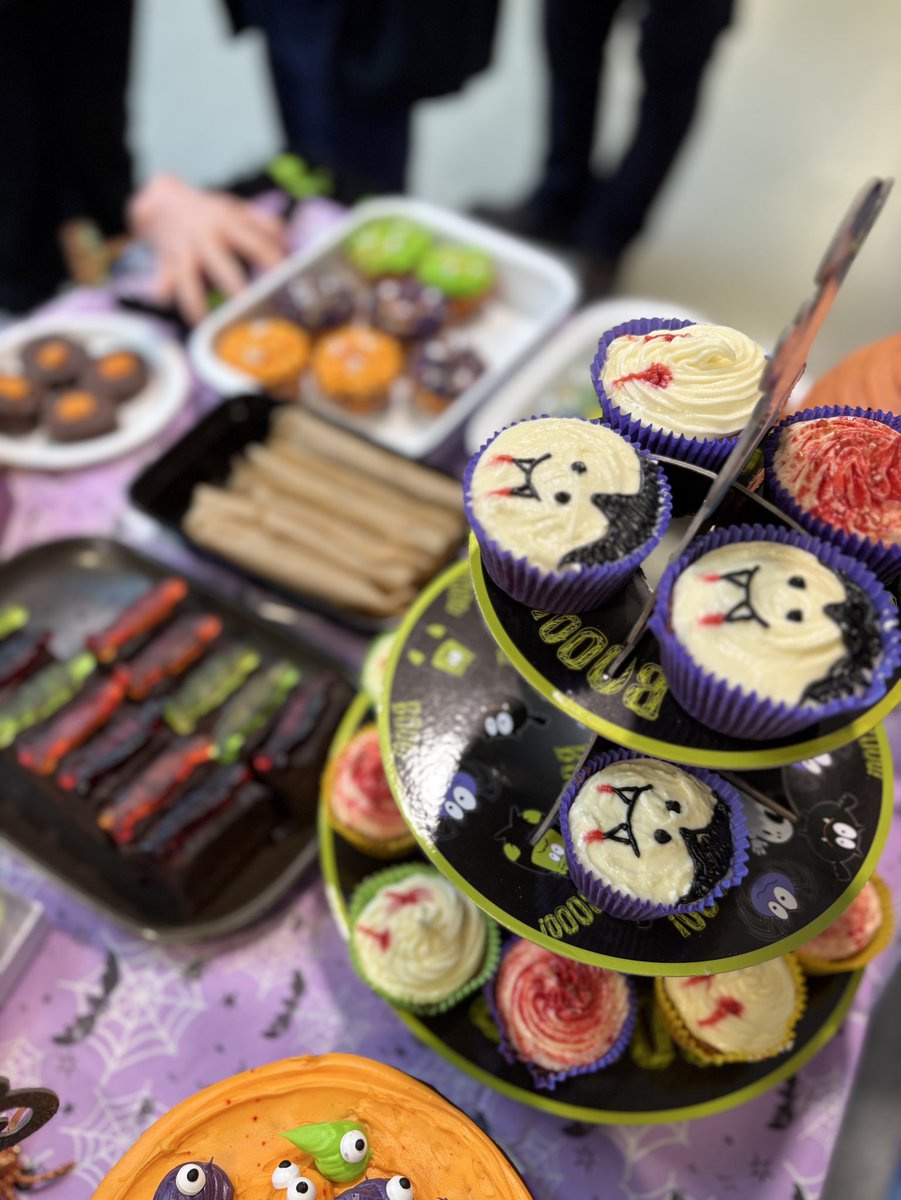 WTWAeducation's tweet photo. Come to the Comfort Kitchen for our Halloween Cake Sale - selling quick so hurry! We’re only here until 2pm. We have a card machine too! @MedicalWtwa @BeckieHughes8 @CardiologyWtwa @WTWADementia @PAIGILLY https://t.co/1UoDz8Qmh4
