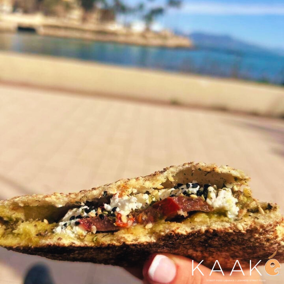 KaakeFrance's tweet photo. Chez Kaaké ®, on vous promets un délicieux sandwich Kaak et une vue de ouf, pour un maximum de plaisir 🤤
At #Kaaké ®, we guarantee you a delicious #Kaak sandwich &amp; a breathtaking view, for a top notch experience 🤤
#antibes #france #frenchriviera #sandwich #food #lebanon #Liban https://t.co/MGrw8sGf8u