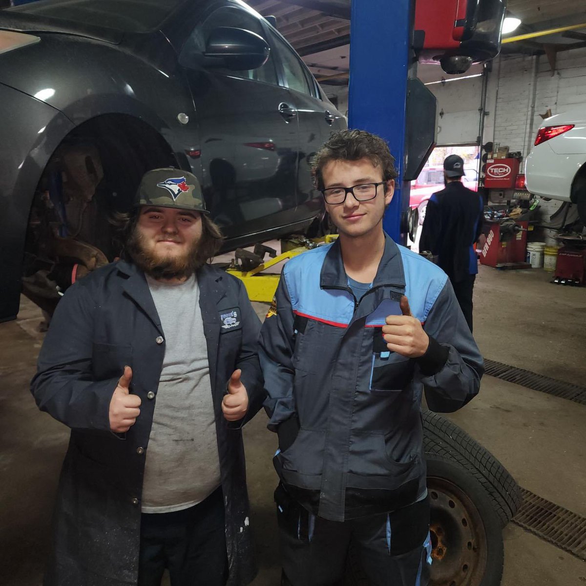 Vinniesmrfixit's tweet photo. 👋 Meet Our Co-op Students! 👋
This semester, we’re excited to welcome Hayden Stalbaum and Matthew Young to the Vinnie’s Mr. Fixit team!
#VinniesMrFixIt #GuelphCoOp #MeetOurTeam #FutureTechnicians #AutomotiveCareers #GuelphMechanic #GuelphCarRepairs https://t.co/ZMoXF6a0BV