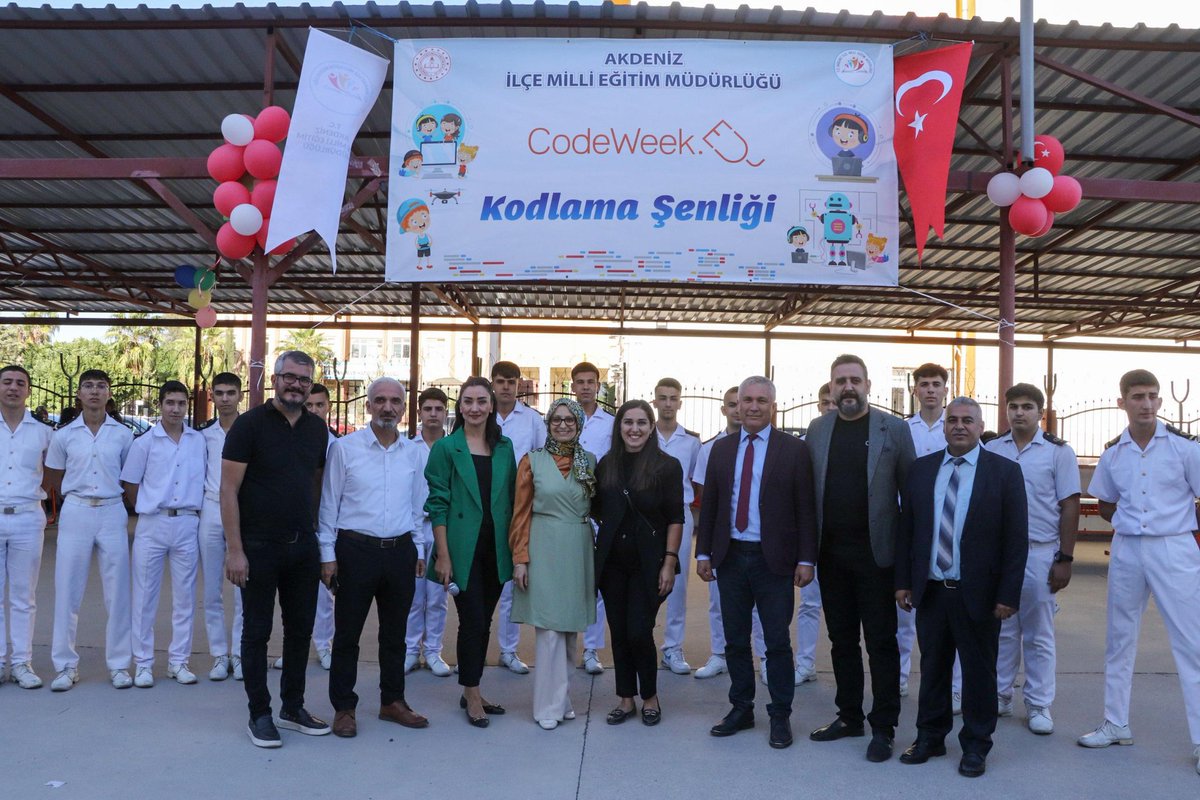 AkdenizilceMem's tweet image. 🏆YİNE YENİDEN ŞAMPİYON MERSİN
 İl Millî Eğitim Müdürlüğü olarak
Avrupa Kod Haftası kapsamında, CodeWeek2024 haftası etkinliklerinde en fazla etkinlik üreterek Türkiye 1️⃣.'si olmanın haklı gururunu yaşıyoruz. 🥇👩💻
@tcmeb 
@Yusuf__Tekin 
@mebyegitek 
@CodeweekTurkiye
#EUCodeWeek