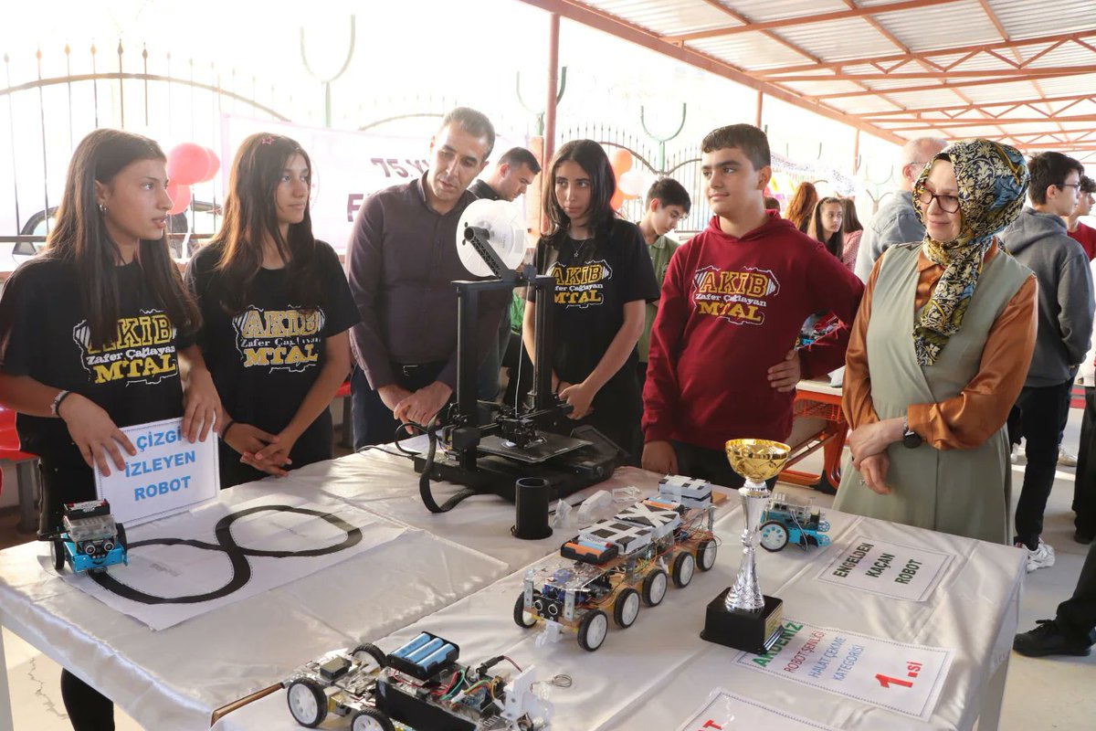 AkdenizilceMem's tweet image. 🏆YİNE YENİDEN ŞAMPİYON MERSİN
 İl Millî Eğitim Müdürlüğü olarak
Avrupa Kod Haftası kapsamında, CodeWeek2024 haftası etkinliklerinde en fazla etkinlik üreterek Türkiye 1️⃣.'si olmanın haklı gururunu yaşıyoruz. 🥇👩💻
@tcmeb 
@Yusuf__Tekin 
@mebyegitek 
@CodeweekTurkiye
#EUCodeWeek