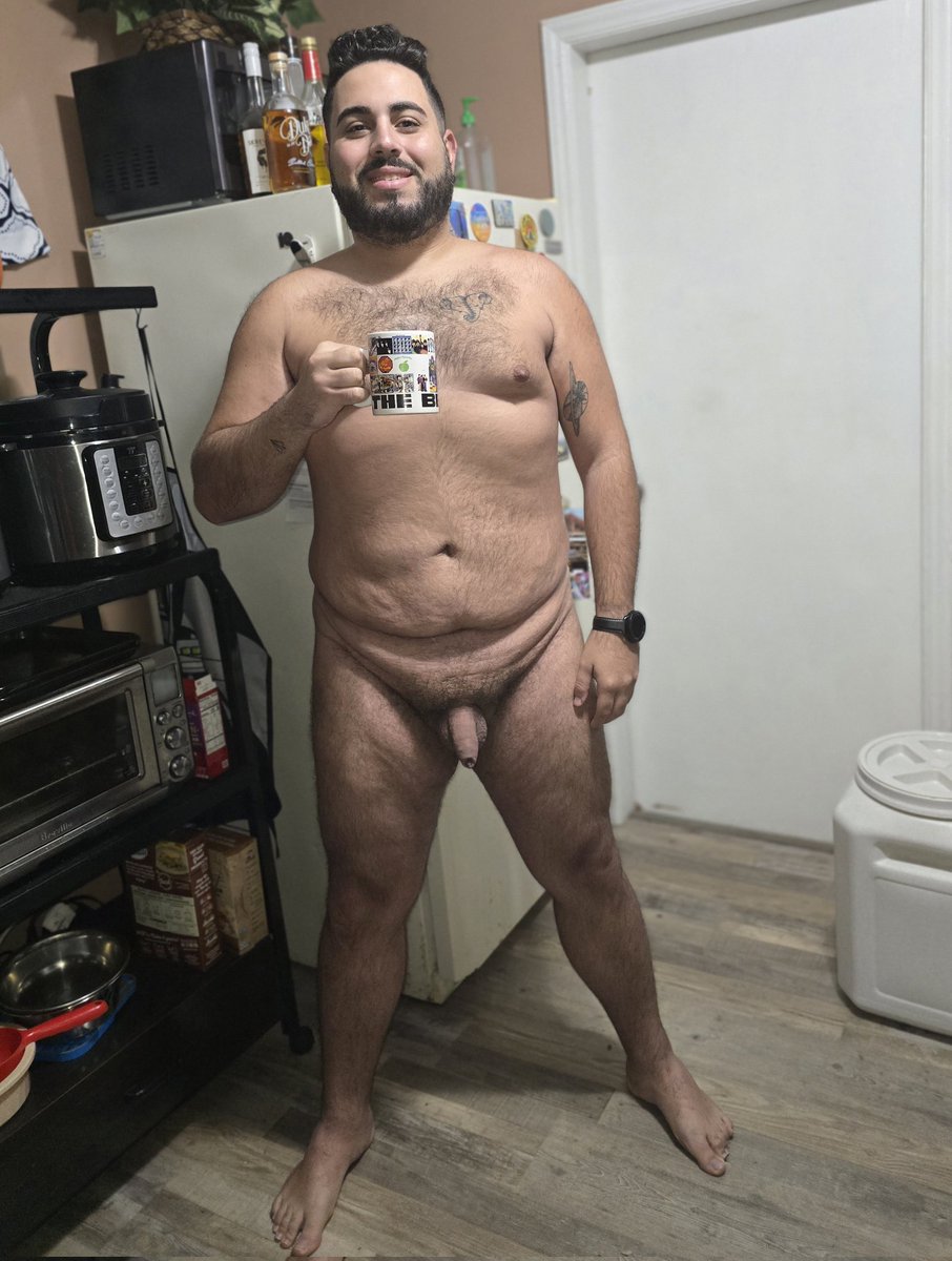 barevibes's tweet photo. Just me, my coffee, and the simple joys of #nudism to start the day โ๏ธ
#BareEssentials #coffeelover #NaturistMorning #homenudist #morningvibes #bodypositive https://t.co/KpVpMOsDe9
