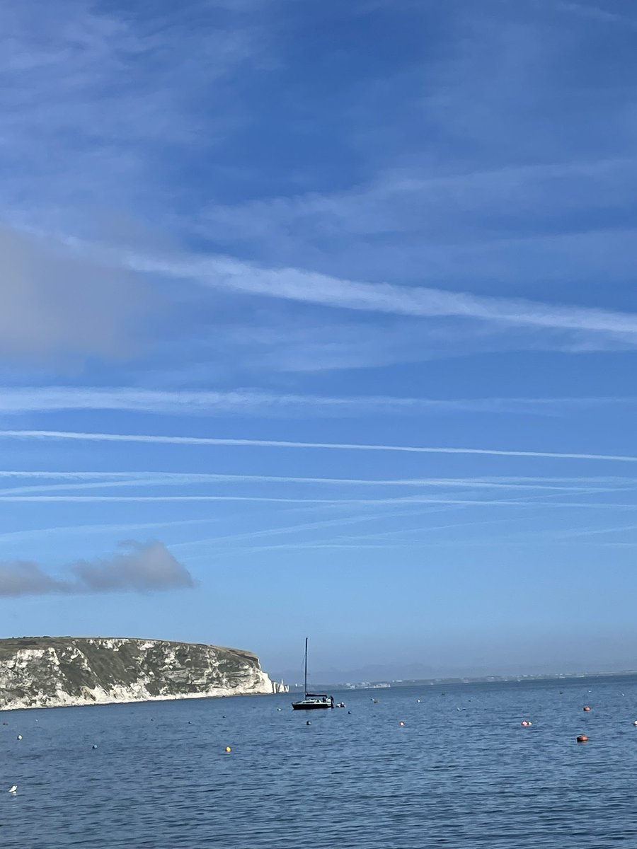 DTerrett's tweet photo. @chatswithem Swanage Dorset on Sunday morning.! https://t.co/T4bQm5w4vZ
