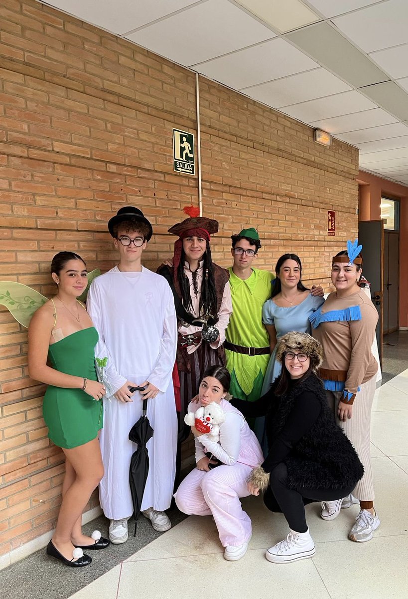 noeliialoopez's tweet photo. #uma #infouma #educacioninfantil #infantil #peterpan #cuentos #libros #SantosLectores #Disney #Halloween @ElenaPJimenez https://t.co/CHFLj3IR5s