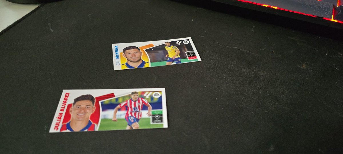 fosqui04's tweet photo. Lo de que este abriendo sobres de la liga y que me vengan 2 cortadas que es?@paninicromos https://t.co/5gda5c9TaC