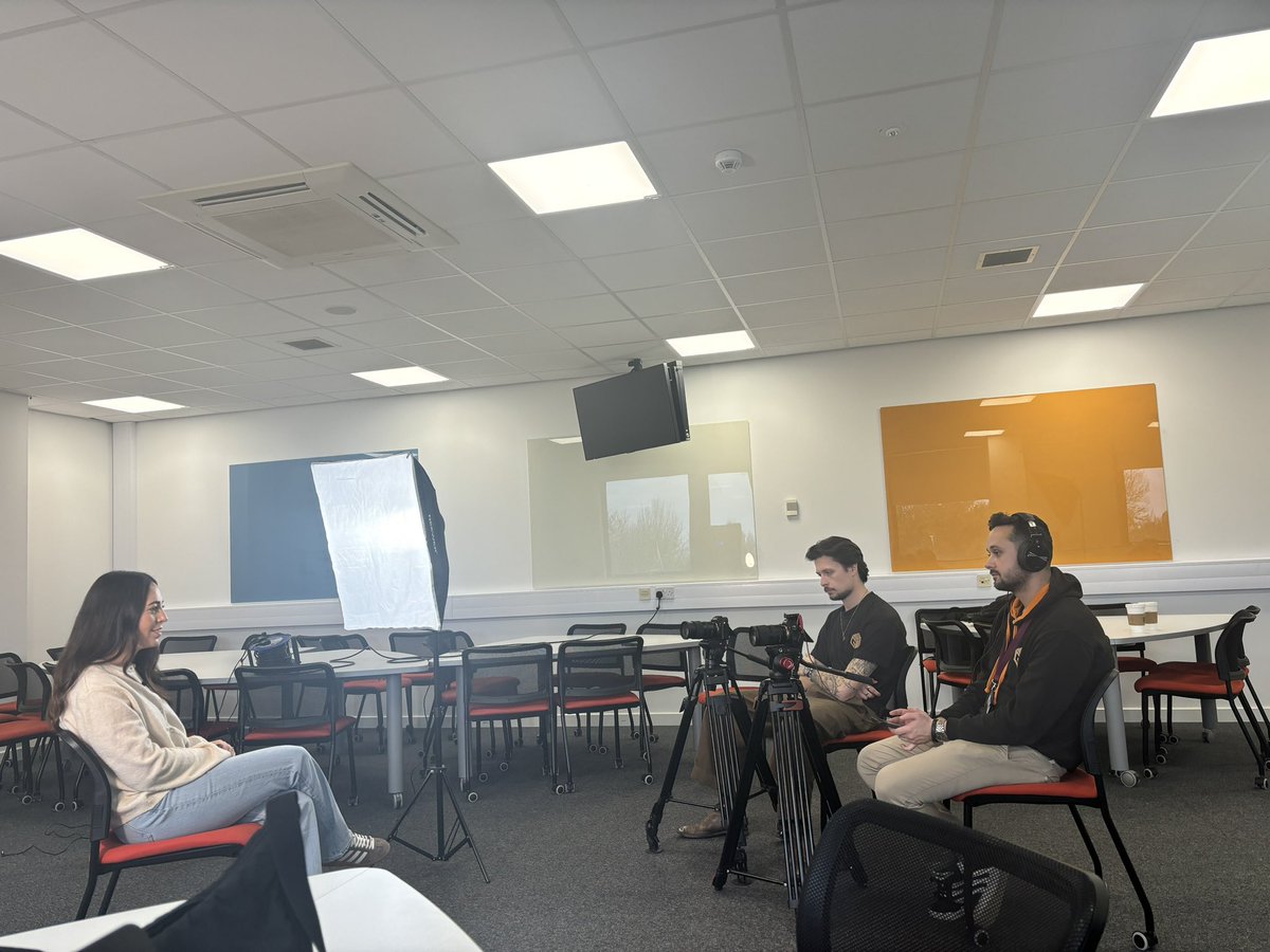 UoD_PGTA's tweet photo. Day 2 of working with @GoldboxL to produce an advert for our postgraduate Teacher Apprenticeship! #exciting! #earnasyoulearn #teacherapprenticeship @DerbyUni https://t.co/3tVE59jkIH