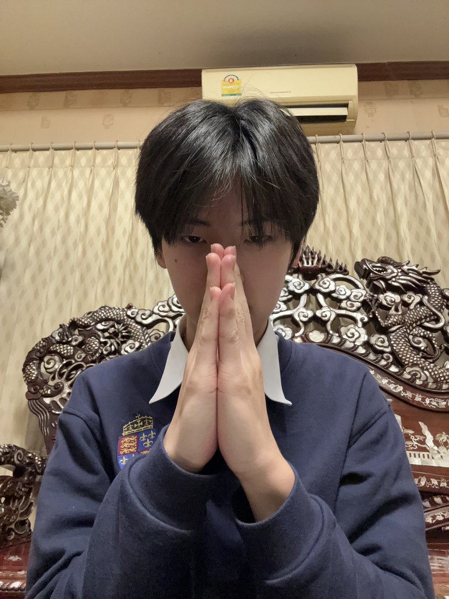 ผมเห็นตัวเองตอนที่ไลฟ์สมัยก่อนแล้วตลกมากเลยครับ ได้โปรดอย่าลง585748485 ผมเห็นตัวเองตอนนั้นแล้วเหมือนตัวตลกเลยครับ 😂😂