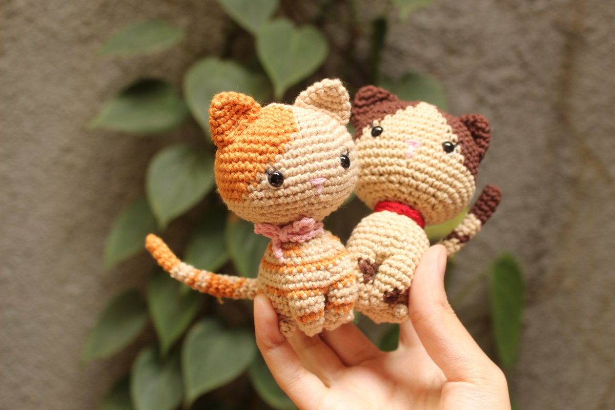 ddiaamond's tweet photo. hai gais aku open custom rajut/crochet kalo ada yang tertarik bikin keychain atau tas nihh
atau mau bikin custom lain juga boleh tanya ajaa 🫶🏻 https://t.co/0buZ6JDHcx