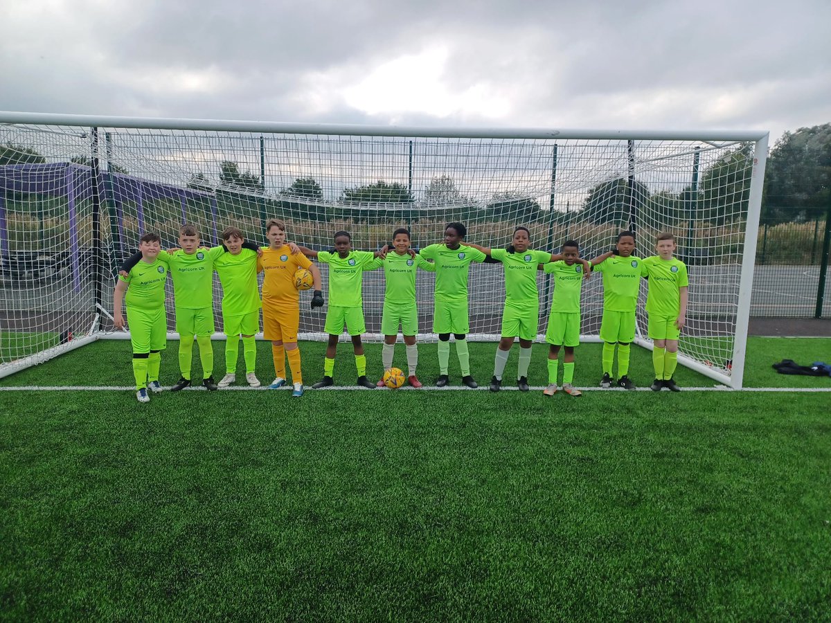 OluOgunbambo's tweet photo. @blackleyfc U13 &amp; U15 team for  the 2024-2025 youth football league season. https://t.co/8SW6DZQP2x