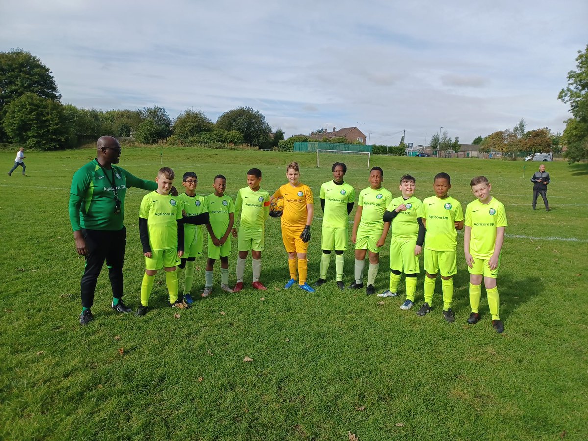 OluOgunbambo's tweet photo. @blackleyfc U13 &amp; U15 team for  the 2024-2025 youth football league season. https://t.co/8SW6DZQP2x