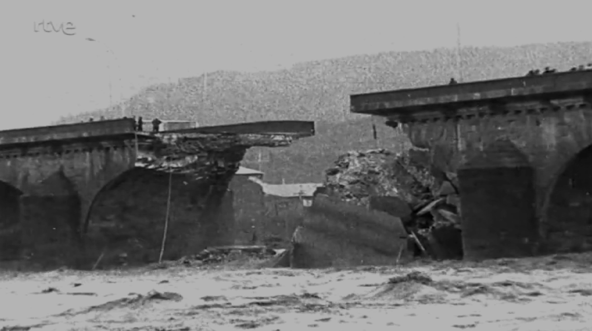 Las Riuades (Inundaciones) de Hospitalet del Llobregat (Barcelona) 20-21 Septiembre del 1971 En Cornellà no se produjeron víctimas , pero los desperfectos fueron muy cuantiosos, sobre todo en el barrio Centro, Riera y Almeda