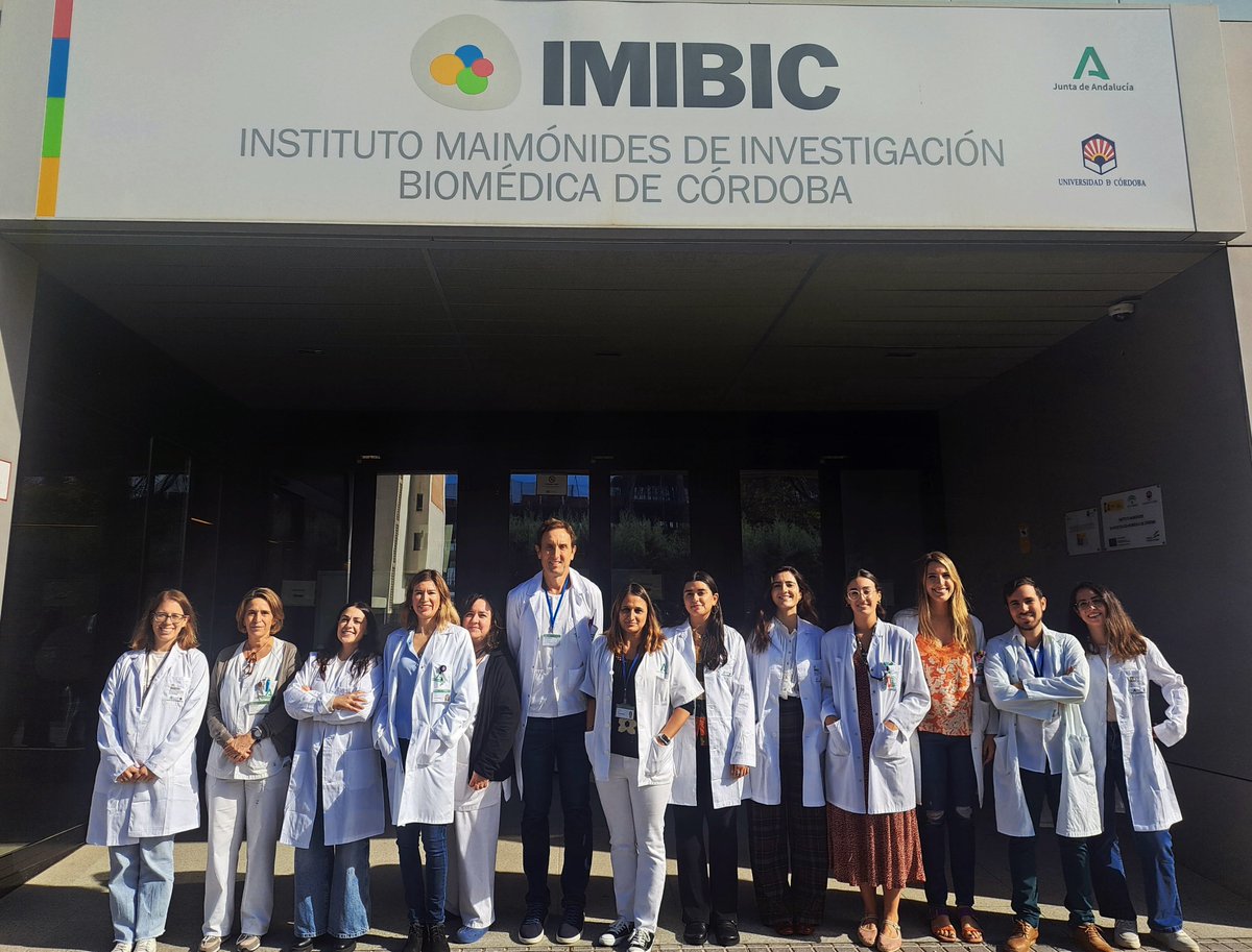 IMIBIC's tweet photo. 🧠🗣️Investigador@s del grupo @Ga12AlertaSalud del IMIBIC, coordinado por el Dr. @SarrameaF, del @hureinasofia y de la @Univcordoba evidencian que las personas con trastornos mentales graves, como #esquizofrenia y #trastornobipolar, tienen un riesgo elevado de mortalidad prematura, con una reducción de la esperanza de vida de entre 12 y 15 años

🫁Este estudio describe, por primera vez a nivel mundial, la velocidad de pérdida de función pulmonar en personas fumadoras con esquizofrenia y trastorno bipolar, mostrando que estos pacientes sufren una pérdida acelerada de función pulmonar

🏃‍♀️🏃Además, se ha identificado que el único factor que protege contra este deterioro pulmonar es el nivel de actividad física inicial de los pacientes

🔗Conoce más sobre este trabajo y su impacto👉https://t.co/KdWKJHbsCS