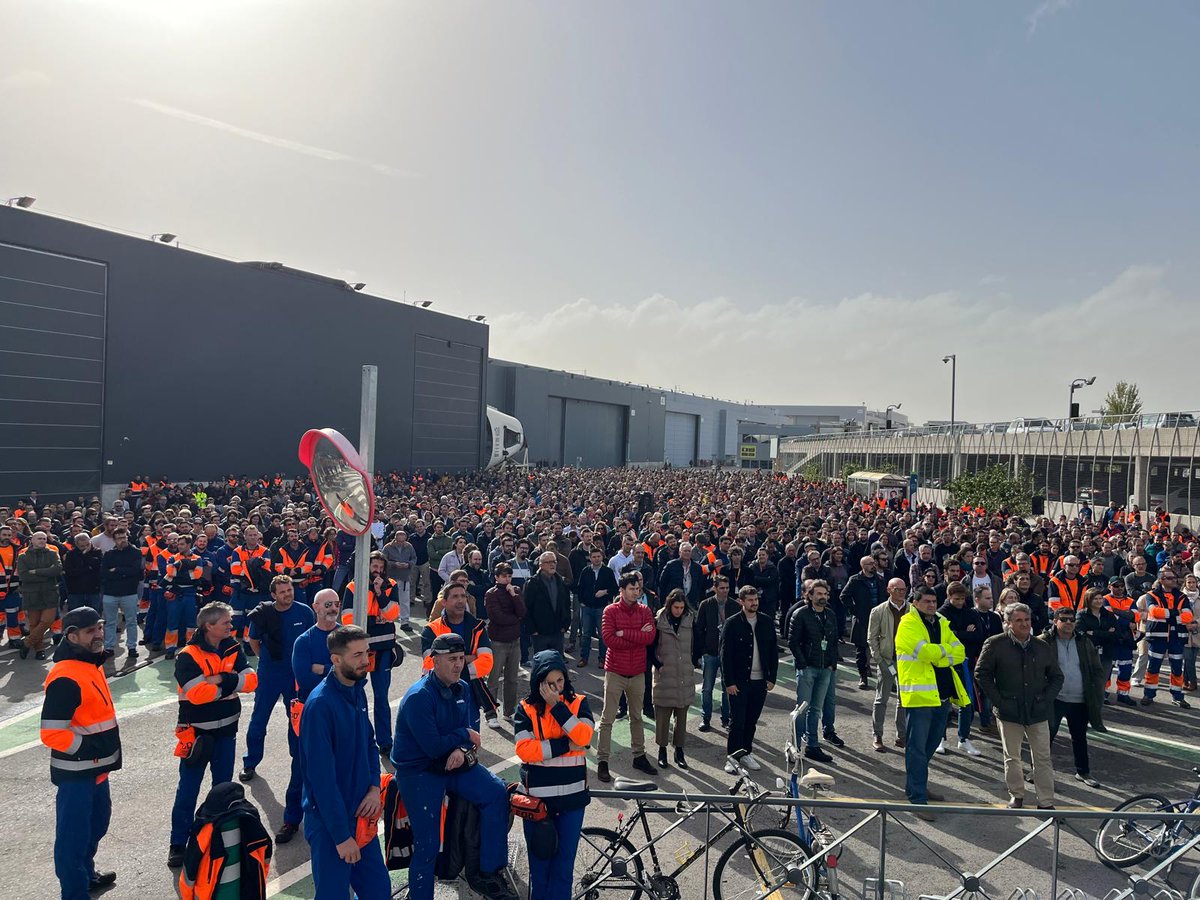 Así está Getafe hoy.
Nosotros allí tantos afiliados no tenemos...¿Será que genuinamente no les convence el preacuerdo?
Mañana huelga en toda España, llueva o nieve.