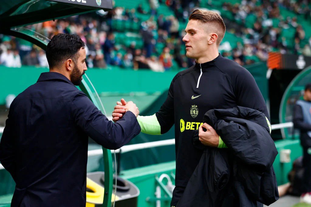 UtdForever7's tweet photo. 🚨Ruben Amorim wants Swedish striker Viktor Gyokeres to transfer to Manchester United. #MUFC [@Ekremkonur] https://t.co/N2KQZYumpo