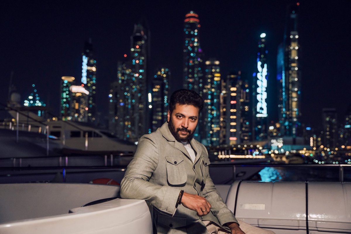 proyuvraaj's tweet photo. Actor @actor_jayamravi with the vibrant backdrop of #Dubai during #Brother promotions ❤
#BrotherDiwali #BrotherPromotions https://t.co/KisZfaDa3l