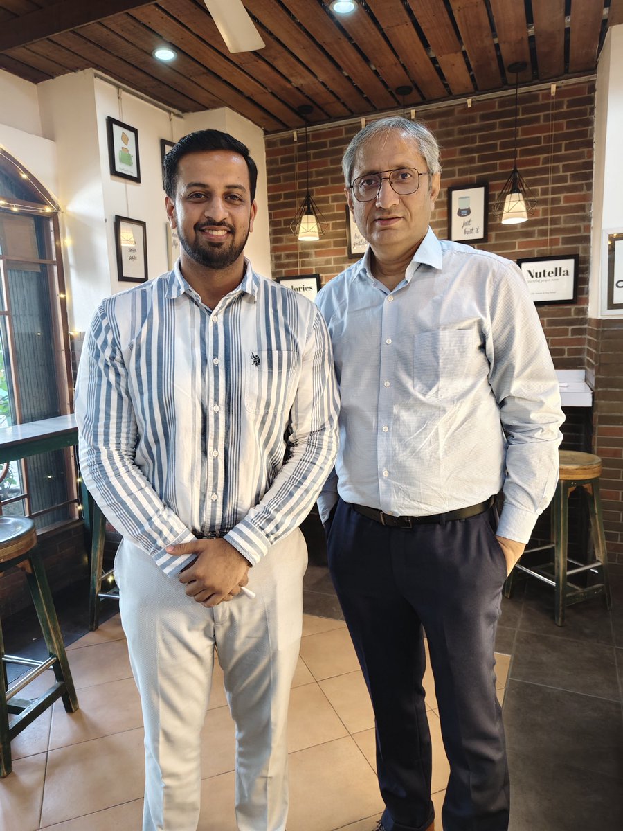 khatrikaps's tweet photo. First time ever I asked someone for a picture, and it had to be with Ravish Kumar Ji. His honesty and integrity inspire me deeply, reminding us of the true purpose of journalism.
@ravishndtv https://t.co/ldgtrzkKJu