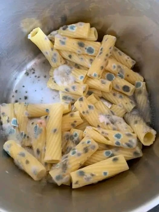 tegin lõunaks sinihallituspastat. täitsa nämma tuli 😋