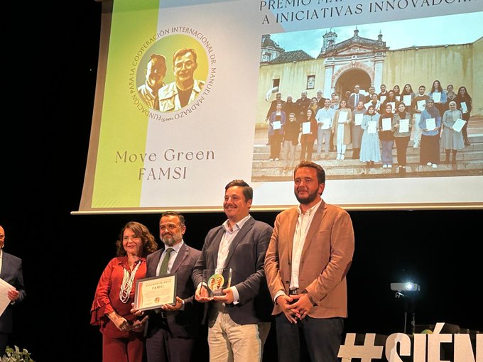 🌱🏆 El Proyecto #MoveGreen ha sido galardonado con el premio a las iniciativas innovadoras en la primera edición de los #PremiosdeCooperación Internacional “Manolo Contreras”, otorgados por la
<a href="/fundaciondrmm/">Fundación Madrazo</a>.