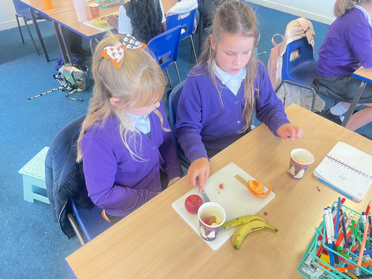 SaintJohnsRC's tweet photo. Making fruit salad. Healthy and delicious!#stem24 https://t.co/ovaR0rjm0q