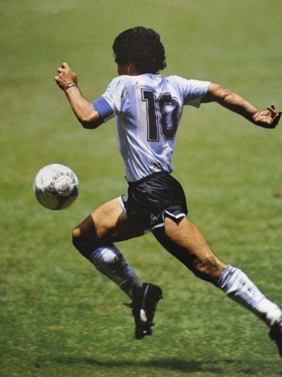 Feliz cumpleaños genio del futbol