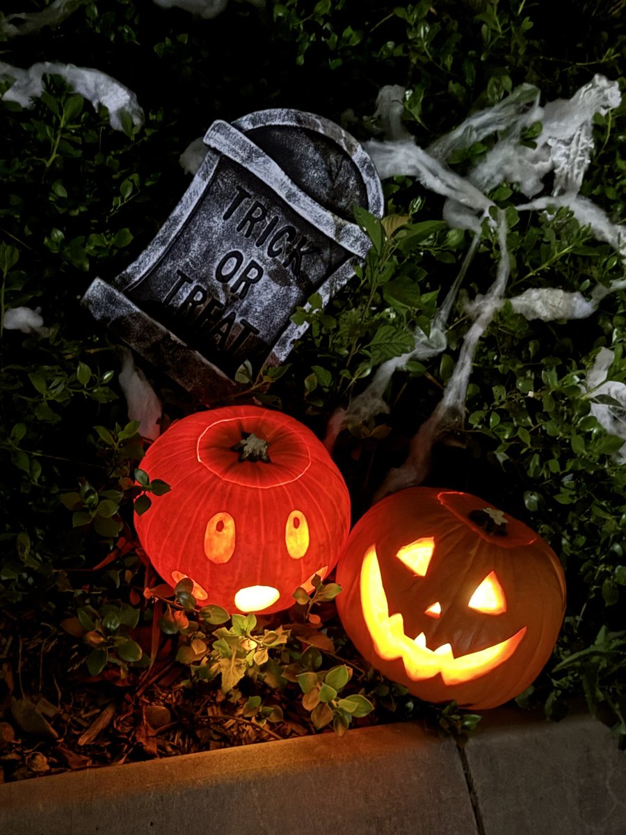 https://bsky.app/profile/pixelscatcafe.bsky.social (@pixelscatcafe) on Twitter photo Pumpkins are all carved !! Thanks to lilmoxcuthulu and <a href="/ant_thunderfun/">Ant Thunderfun</a> for the raids was good to be back Pumpkins are all carved !! Thanks to lilmoxcuthulu and <a href="/ant_thunderfun/">Ant Thunderfun</a> for the raids was good to be back