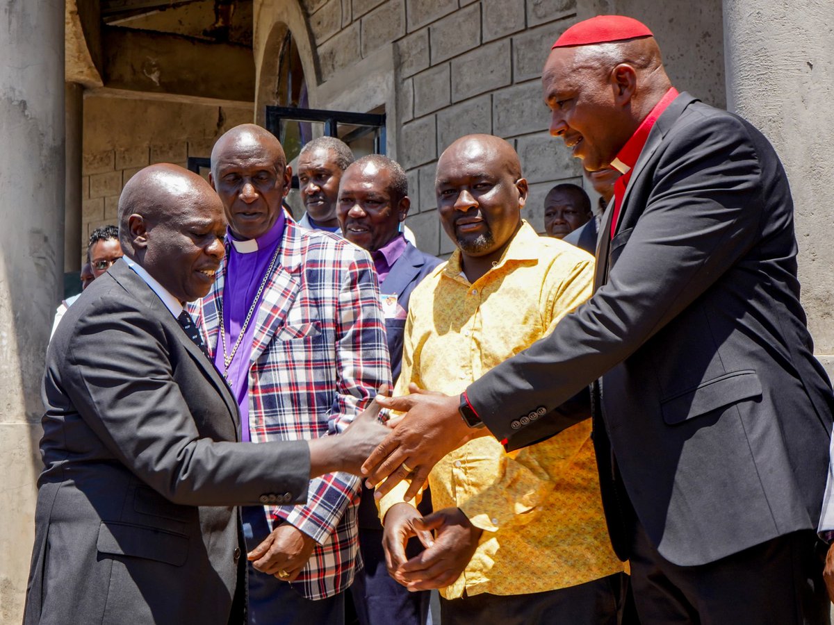NjeriWaKirima's tweet photo. DP Rigathi Gachagua joins the celebration of a remarkable spirit, Mwalimu Geoffrey Murugami, in Limuru, Kiambu County. https://t.co/sDFOXwRGh9
