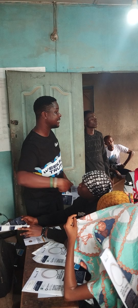 OsungbohunA's tweet image. Today 30th of October, 2024, I volunteer for @DubawaFacts in this year #WeekForTruth, were I engaged the students of Standard Coaching Centre, Agbede, Ikorodu, Lagos on how to identify and check misinformation and disinformation using #dubawachatbot
 @olorunwababs @Silas2Silas