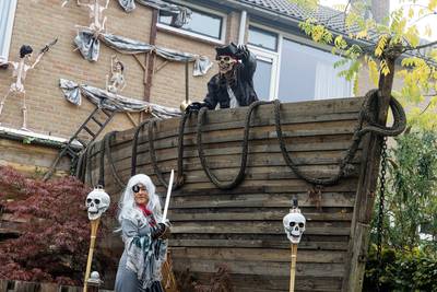 Dreigementen na sluiting ‘Halloweenhuis’ in Vught: wat ging er precies mis? dlvr.it/TFtDRS