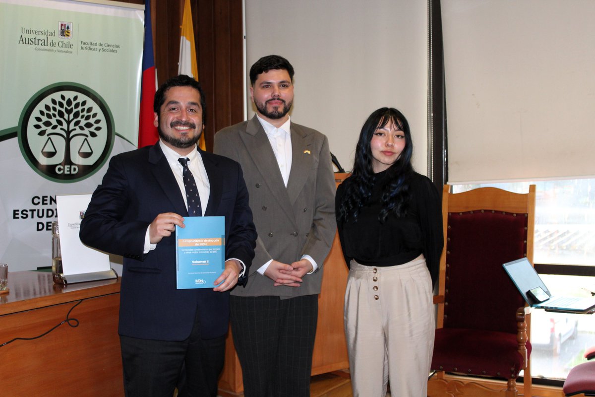 MinjudhLosRios's tweet photo. El @MinjudhLosRios, Jorge Ríos del Río y la defensora Marcela Tapia, expusieron en II Jornadas Australes de Derecho, Género y Diversidad: Derechos Sexuales y Reproductivos, organizada Centro de Alumnos @derechouach. La charla Condiciones Carcelarias Mujeres Privadas de Libertad https://t.co/jO6acOdPlF