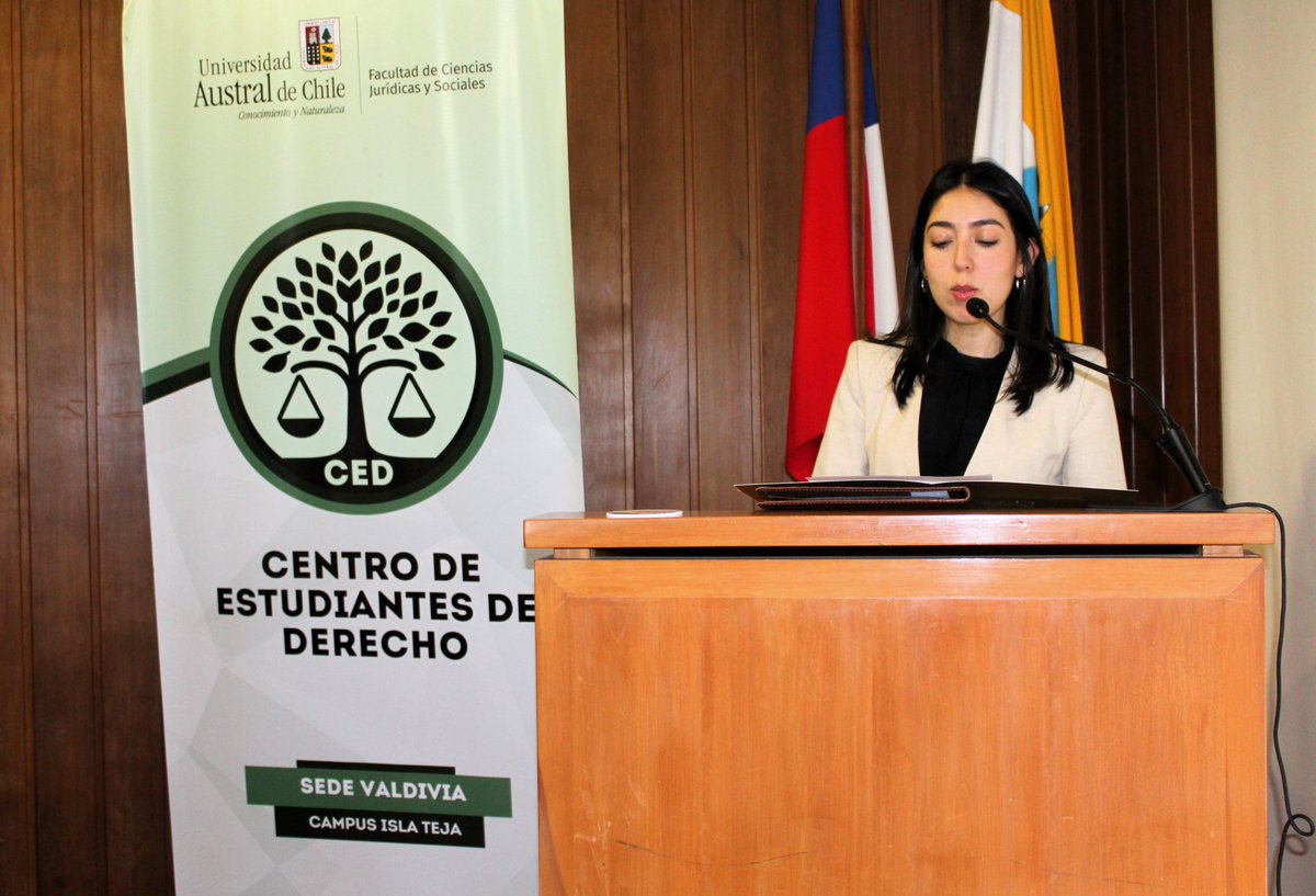 El <a href="/MinjudhLosRios/">Seremi Justicia y Derechos Humanos Los Ríos</a>, Jorge Ríos del Río y la defensora Marcela Tapia, expusieron en II Jornadas Australes de Derecho, Género y Diversidad: Derechos Sexuales y Reproductivos, organizada Centro de Alumnos <a href="/derechouach/">Derecho U. Austral de Chile</a>. La charla Condiciones Carcelarias Mujeres Privadas de Libertad