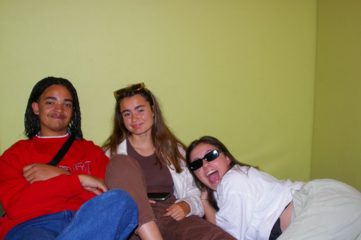 palfnpz's tweet photo. quiero volver a casa, con ellos 🖤 https://t.co/hdVaaAAsd2