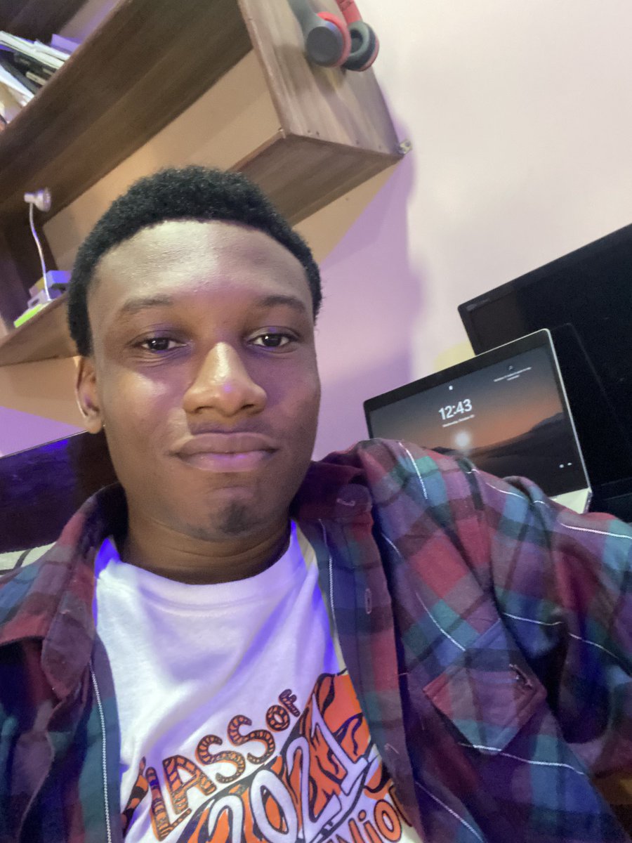 heyfony_'s tweet image. Pre job interview selfie Post job interview selfie
Oh yeah, I got the job😂🤲