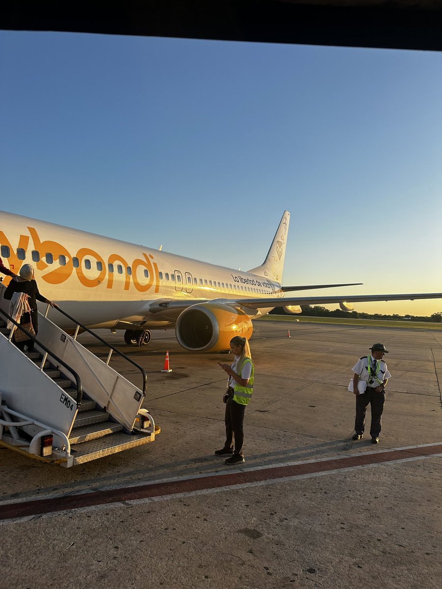 Sí, es más fácil putear, pero es más lindo reconocer lo bueno. 

Hoy, 30 de octubre, paro nacional de transporte, <a href="/flybondioficial/">flybondi</a> se las ingenió para operar igualmente y nos permitió volver an Argentina cuando <a href="/LATAMAirlines/">LATAM Airlines</a> nos dejó tirados en Guarulhos.

Es por acá 👏