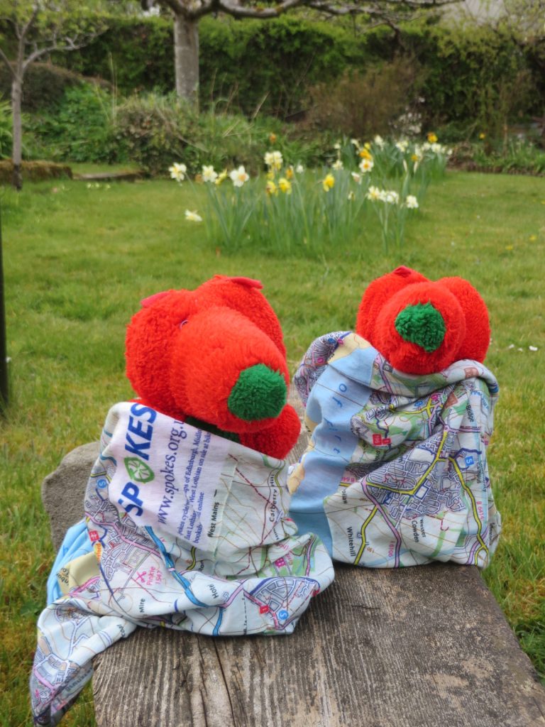 🙋‍♀️Thurs 31 Oct🚲👩‍🦽🚶
#Roseburn to #UnionCanal (nearly)

Info drop-in at St Martins, 232 Dalry Road
Council and contractor officers there to chat
2-5 &amp; 6.30-8.30

Project website->edinburgh.gov.uk/cycling-walkin…

🙋‍♀️Also #SpokesStall with #SpokesMaps &amp; #SpokesBuffs at special stall prices!