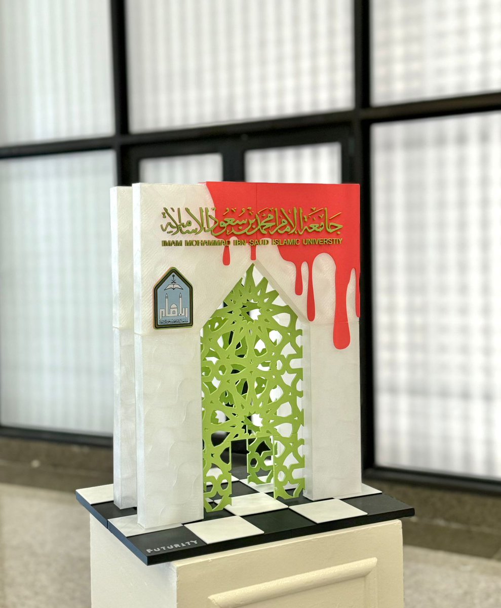 CMCimamu's tweet photo. في تجربة جديدة
نظم قسم الجرافيكس والوسائط المتعددة معرضاً فنياً هو الأول من نوعه حمل عنوان (جرافيك)  بهدف عرض المدارس الفنية في التصميم الجرافيكي ومزجها بالتصميم ثلاثي الأبعاد والخدع البصرية بأساليب حديثة لتقديم تجربة تفاعلية جديدة من تصميم طالبات #كلية_الإعلام_والاتصال، وذلك بإشراف أ. سارة العتيبي، حيث شهد المعرض حضورا مميزا من منسوبات الكلية وطالباتها.

#جامعة_الإمام