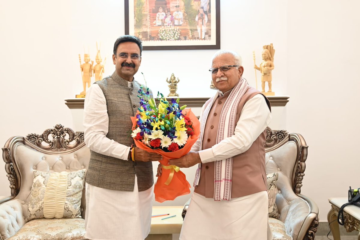 हरियाणा विधानसभा के अध्यक्ष श्री हरविंदर कल्याण जी से आज दिल्ली आवास पर शिष्टाचार भेंट हुई। 

<a href="/HarvinderKalyan/">Harvinder Kalyan</a>