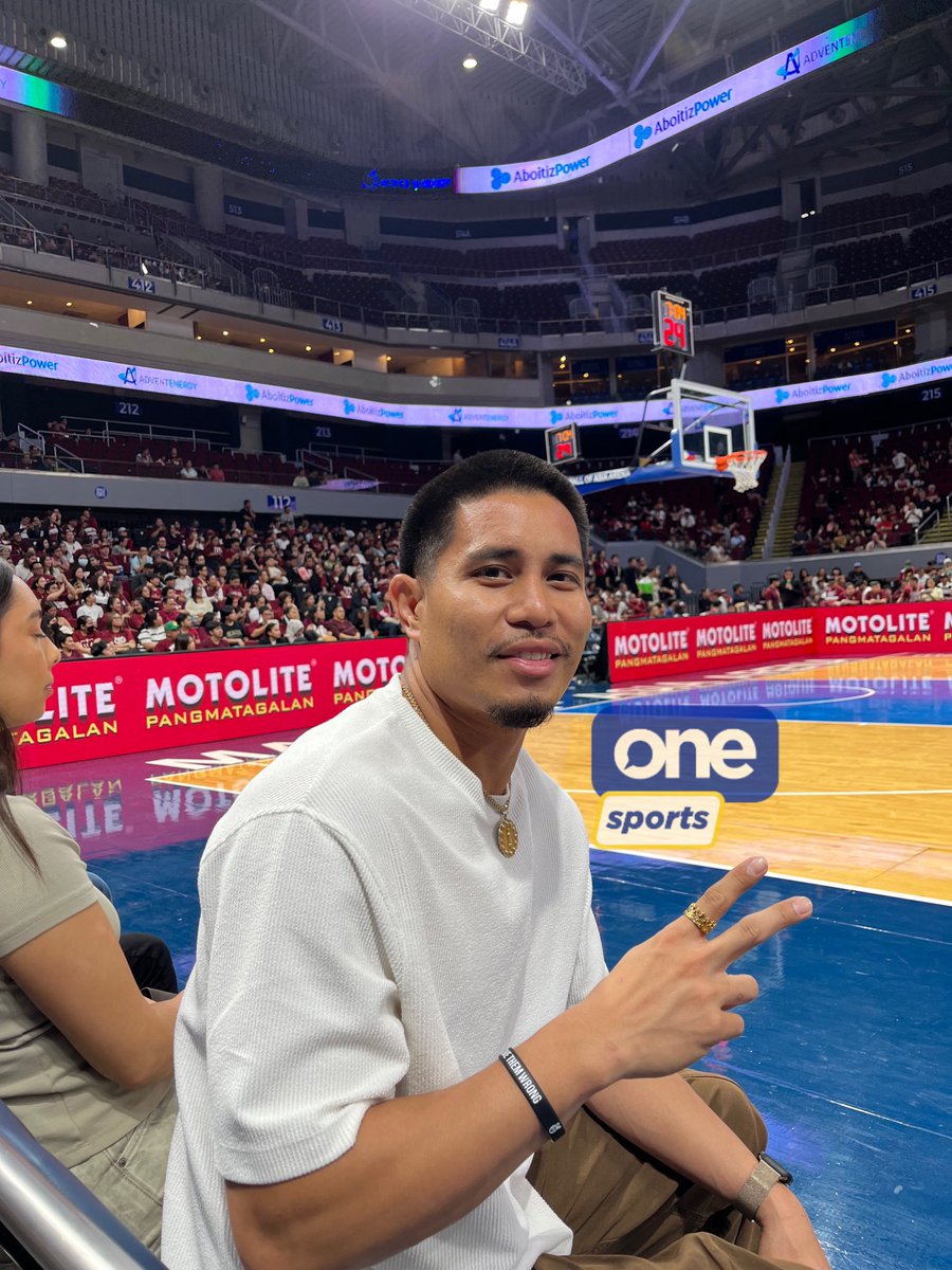 OneSportsPHL's tweet image. PBA players CJ Cansino and Simon Enciso were spotted at the Mall of Asia Arena to watch the Battle of Katipunan between UP and Ateneo in Round 2 of the UAAP Season 87 men’s basketball tournament. | via Aivan Episcope/One Sports Digital 

#OSOnTheSpot #UAAPonOneSports