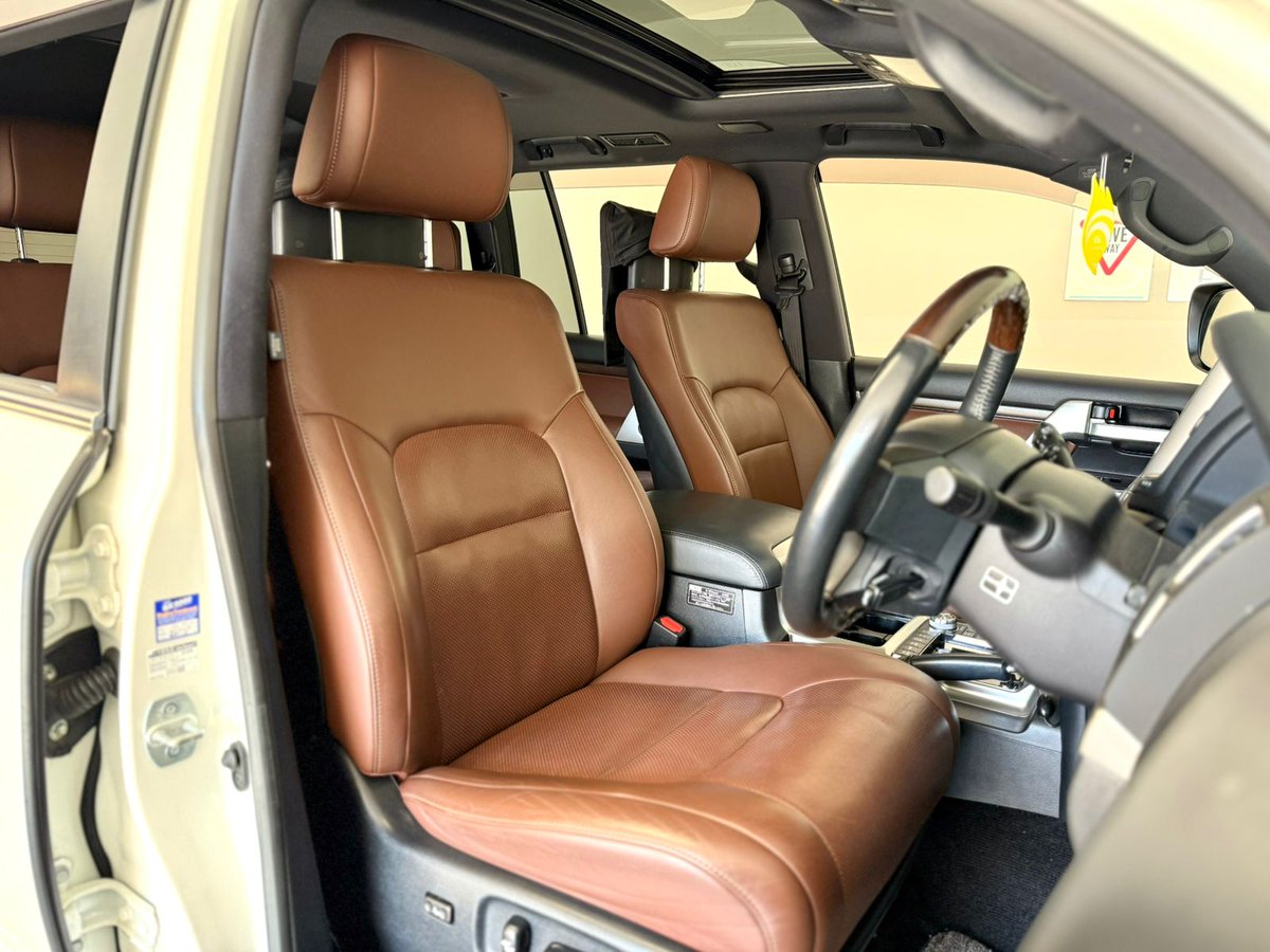 car_soko's tweet photo. 2016 Toyota Landcruiser V8 ZX #QuickSale 
Features ;
- 4.6L Petrol engine
- 6-speed automatic transmission
- 8 soft brown leather seats
- Height control
- Sunroof
- Soft leather steering wheel with wood finish
- Steering controls
- Crawl controls, 4WD optional
And Much Much More! https://t.co/GUqLboD0Or