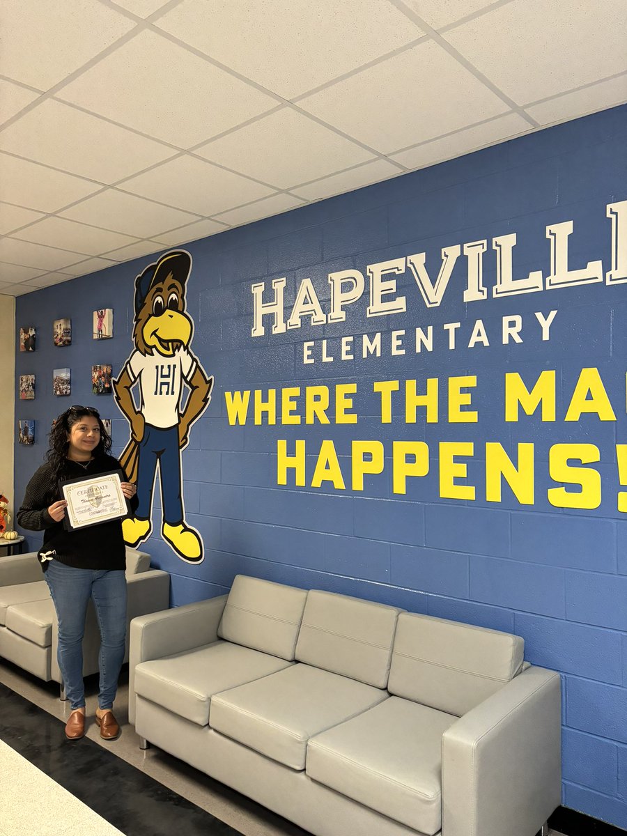 DrCSLPadgett's tweet photo. S/o to my new bookkeeper! First month and a half in the position and when I saw, great job! Congrats Ms. Alejandre!!  #Fcssoundprocurement https://t.co/HR48LmMf5P