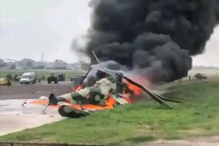 Priminfocd's tweet photo. 🔴 URGENT ! Un hélicoptère 🚁 vient de s’écraser à l’aéroport de NDOLO. Plus de détails dans les prochaines minutes. #RDC #KINSHASA https://t.co/9Wzj3BAhFT