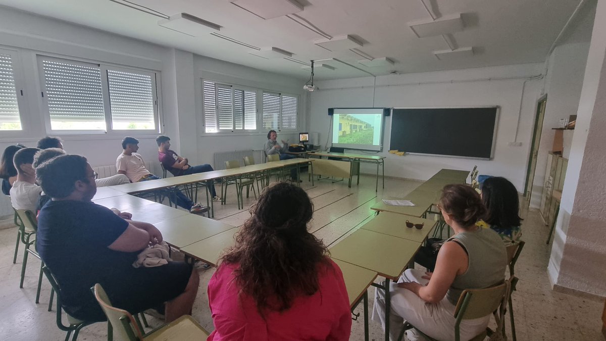 The <a href="/DipdeBadajoz/">Diputación de Badajoz</a> hosted a new demonstration workshop for <a href="/INTROMAC/">@INTROMAC</a> students to show them the #NBS implemented by <a href="/buildingisgreen/">LIFE-myBUILDINGisGREEN</a>.
More information at:
👉 life-mybuildingisgreen.eu/en/the-diputac…

<a href="/LIFEprogramme/">LIFE Programme</a> #AfterLIFE_mBiG