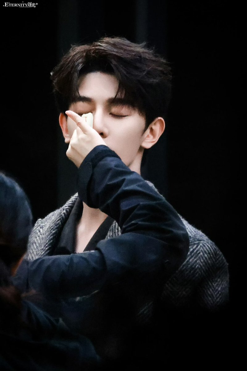 241030 XiaZhiguang recording show 《GuoYiShaoNianZhi》 🎥💚

Just like a scene from love story drama 🥹

©️ (wb) Eternity逐光-夏之光
#XiaZhiguang #夏之光
