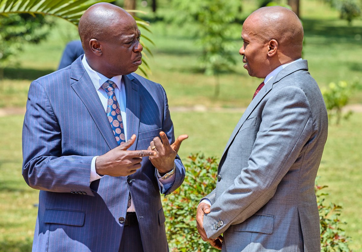 GenZoteMovement's tweet photo. A stark difference between these two men, even an illiterate Kenyan can tell who is more dignified and respectful
#KindikiThePerfomer #kindiki4thepeople #kindikitheman #KindikiNdioForm #FreeAoko Gachagua Mercenaries Martha Koome https://t.co/39nbVsMfjx