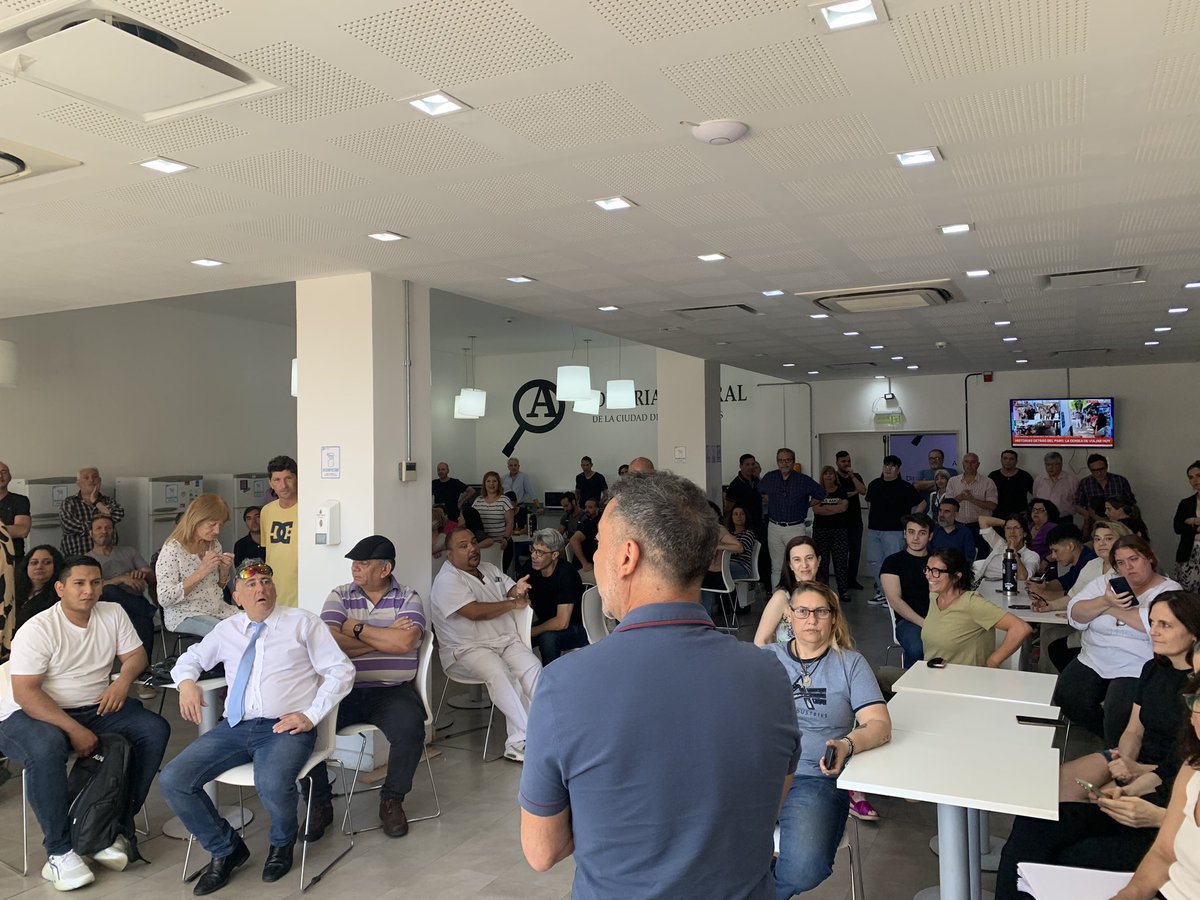 JApocAgcba's tweet photo. Esta mañana nos reunimos junto a @juanjotufaro para tener una charla informativa sobre las distintas novedades que se vienen en la Auditoria. 
Agradecemos la participación de todos los afiliados.
Para quienes hoy no pudieron asistir, mañana se repetirá la reunión. 
Saludos!!! https://t.co/fgkgTvSAkm
