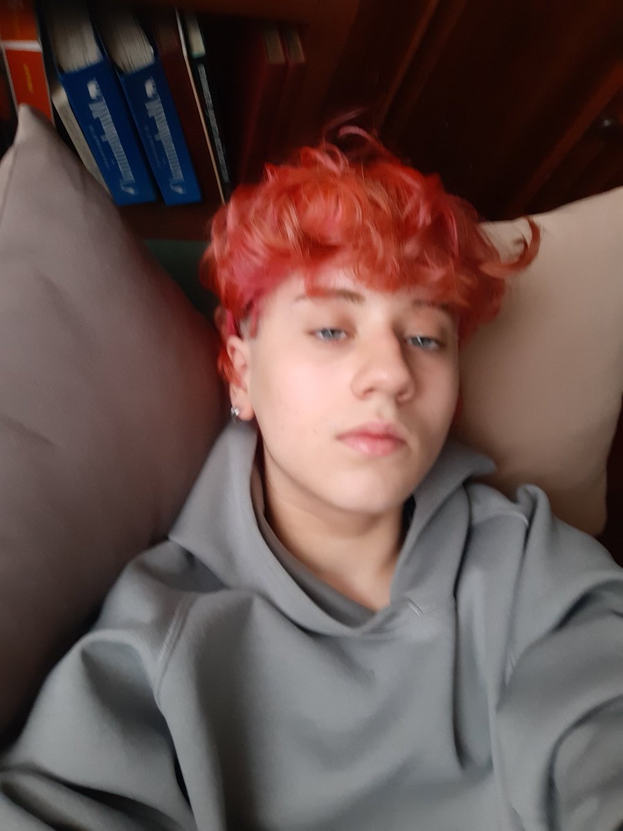 CallanNarvais's tweet image. Saudades do meu cabelo rosa