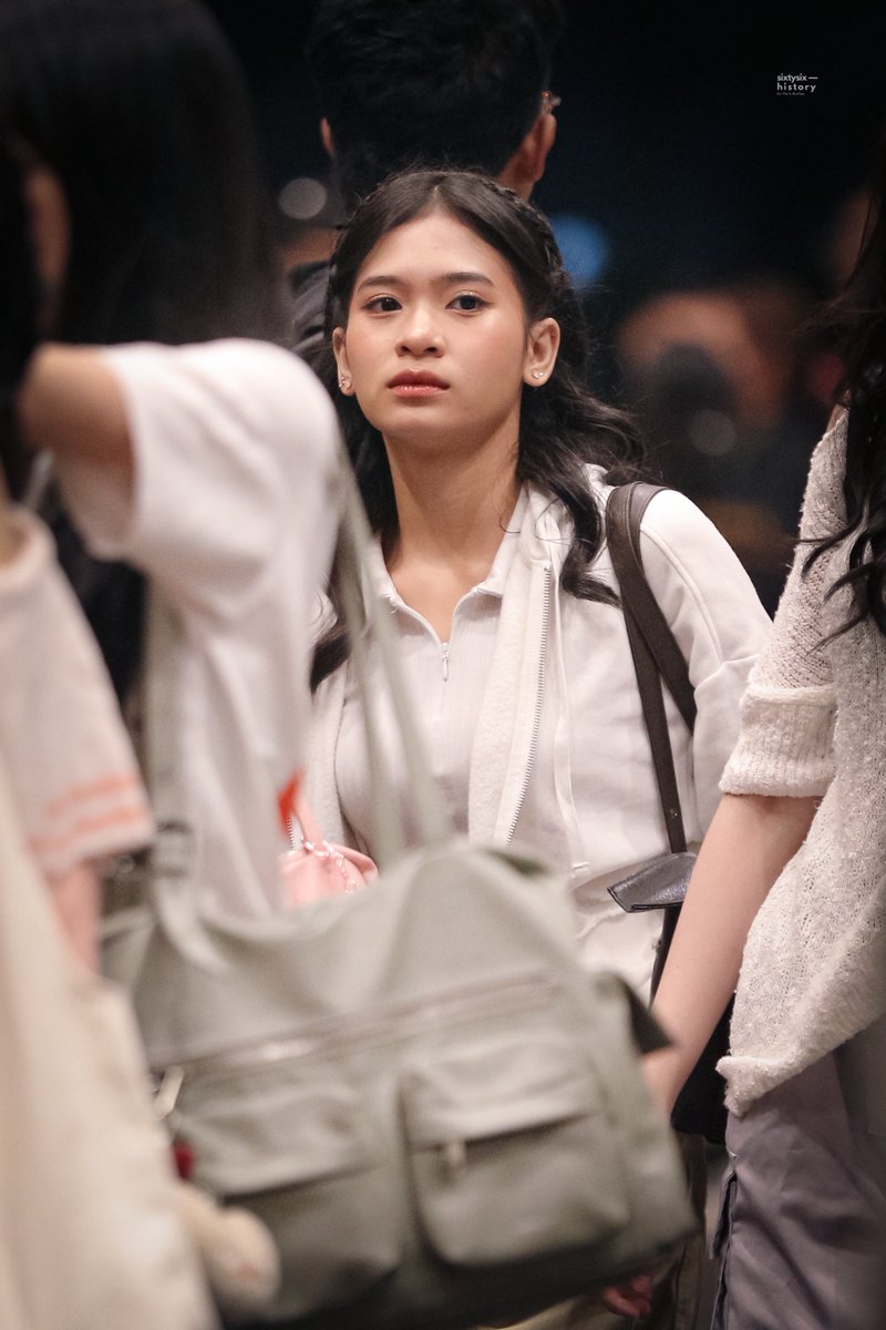 sixtysixhistory's tweet photo. —semilir angin iringi mungil wajahnya 🌼

@S_FloraJKT48 in Semifinal Amazing Dance Indonesia – 241030
