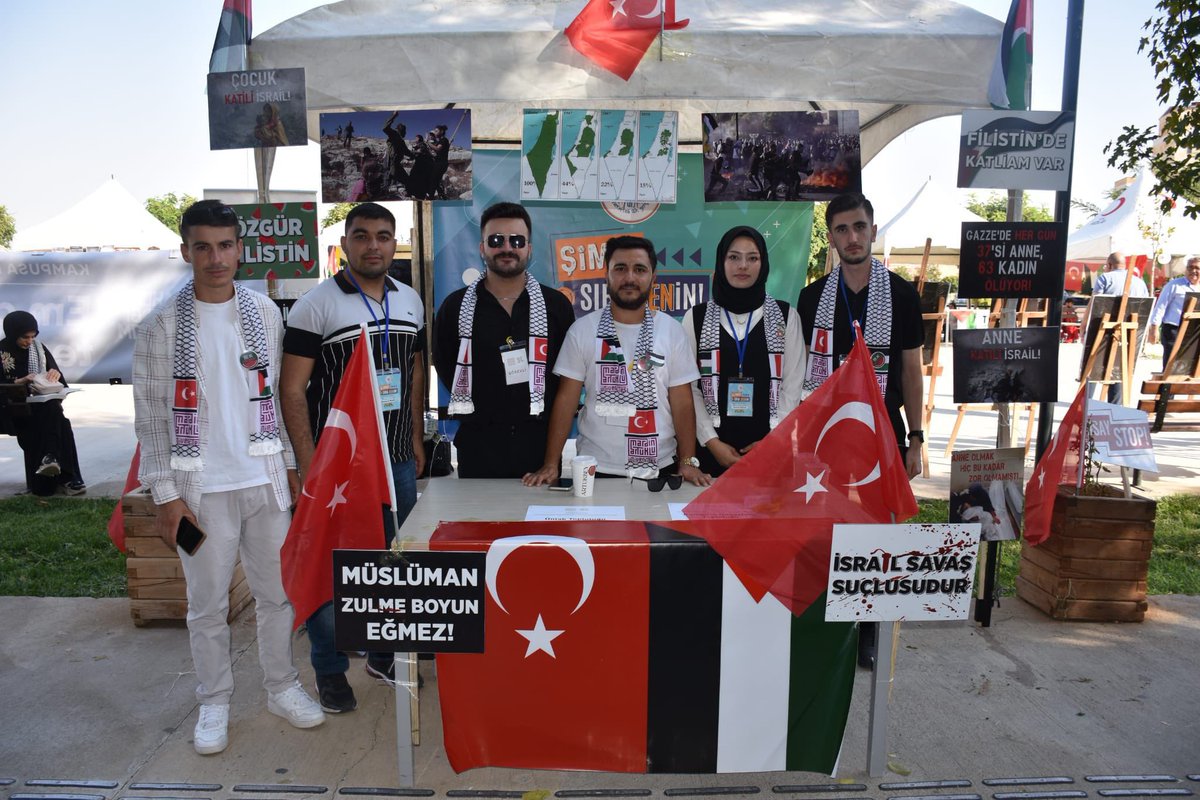 UniakGM's tweet photo. KAMPÜSTEN DİRENİŞE BİN SELAM 👋🏻🇵🇸🇹🇷

Tüm dünyaya haykırıyoruz 🗣️

Filistinli kardeşlerimizin haklı davalarında yanlarında yer almayı sonuna kadar sürdüreceğiz !

📍Mardin Artuklu Üniversitesi 

#SayStop ✋🏻❗️
@eyupkadirinan 
@mucahidsuleyman https://t.co/ujEB6QV9Yz